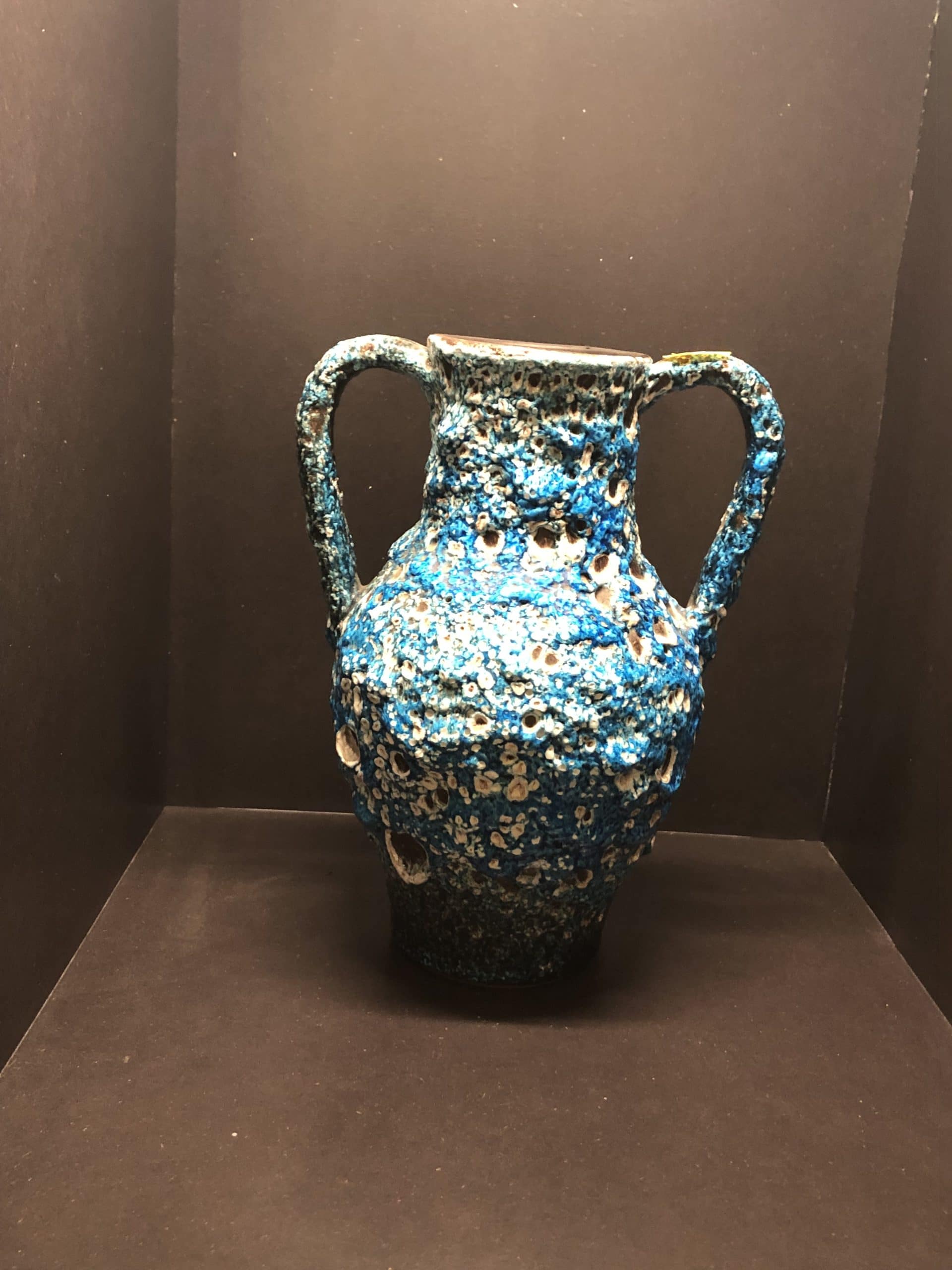Magasin de céramique à Thonon vase bleu